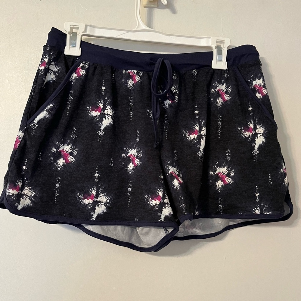 mudd size large floral comfy shorts